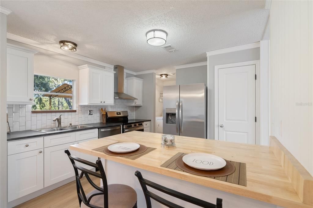 For Sale: $345,000 (3 beds, 2 baths, 1248 Square Feet)