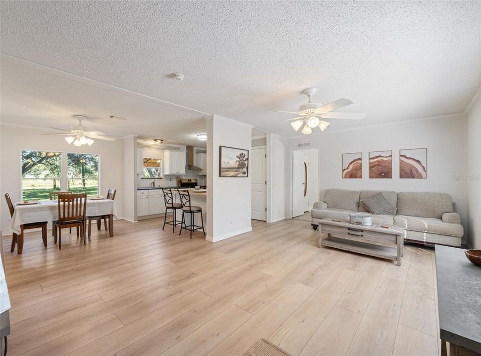 For Sale: $345,000 (3 beds, 2 baths, 1248 Square Feet)