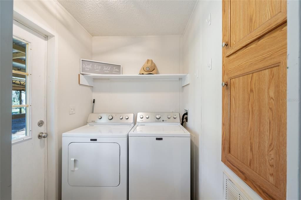 For Sale: $345,000 (3 beds, 2 baths, 1248 Square Feet)