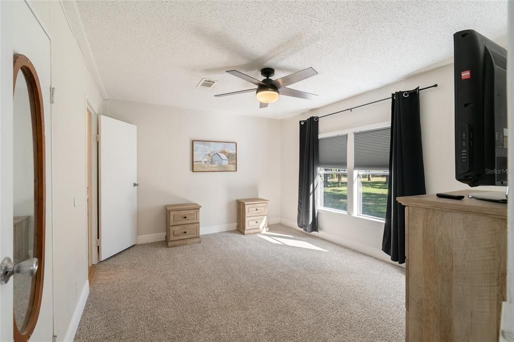 For Sale: $345,000 (3 beds, 2 baths, 1248 Square Feet)