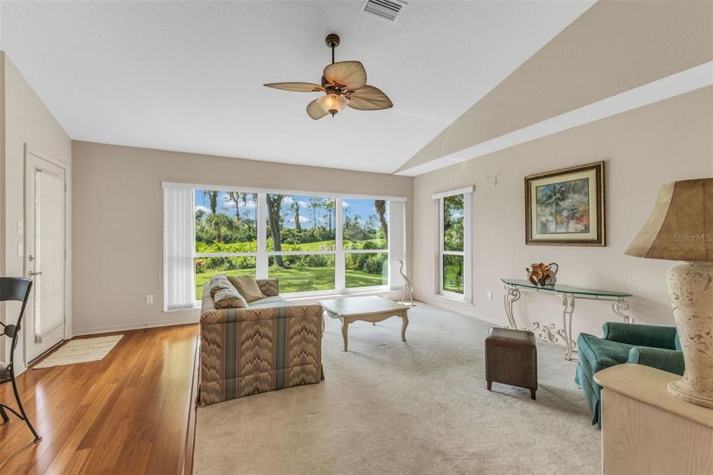 На продажу: $359,900 (2 спален, 2 ванн, 2093 Квадратных фут)