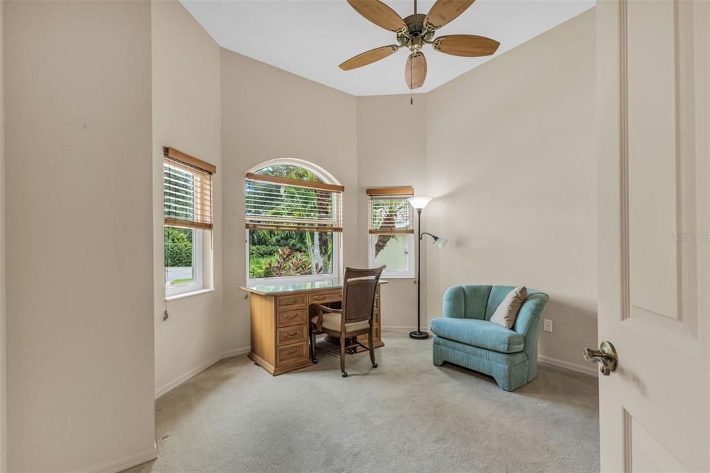 На продажу: $359,900 (2 спален, 2 ванн, 2093 Квадратных фут)