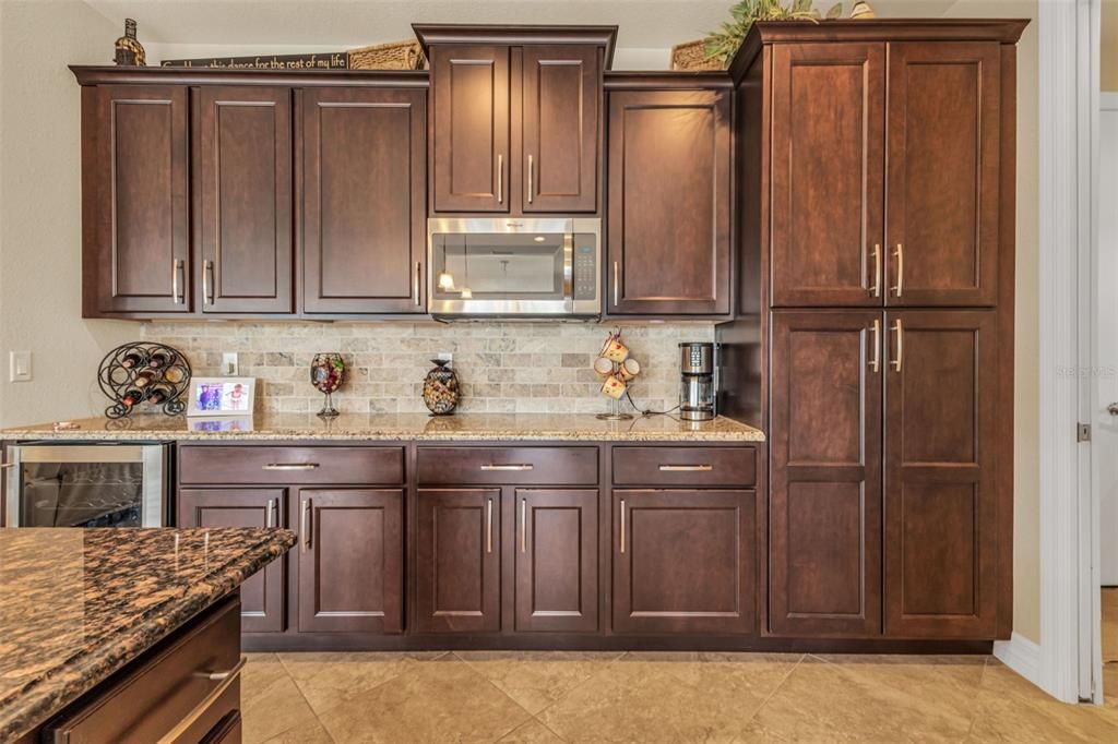 Activo con contrato: $749,900 (3 camas, 2 baños, 2182 Pies cuadrados)