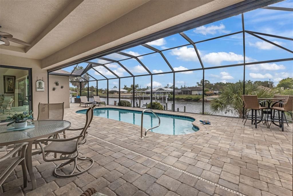 Activo con contrato: $749,900 (3 camas, 2 baños, 2182 Pies cuadrados)