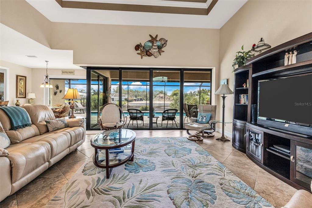 Activo con contrato: $749,900 (3 camas, 2 baños, 2182 Pies cuadrados)