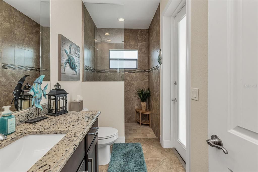 Activo con contrato: $749,900 (3 camas, 2 baños, 2182 Pies cuadrados)