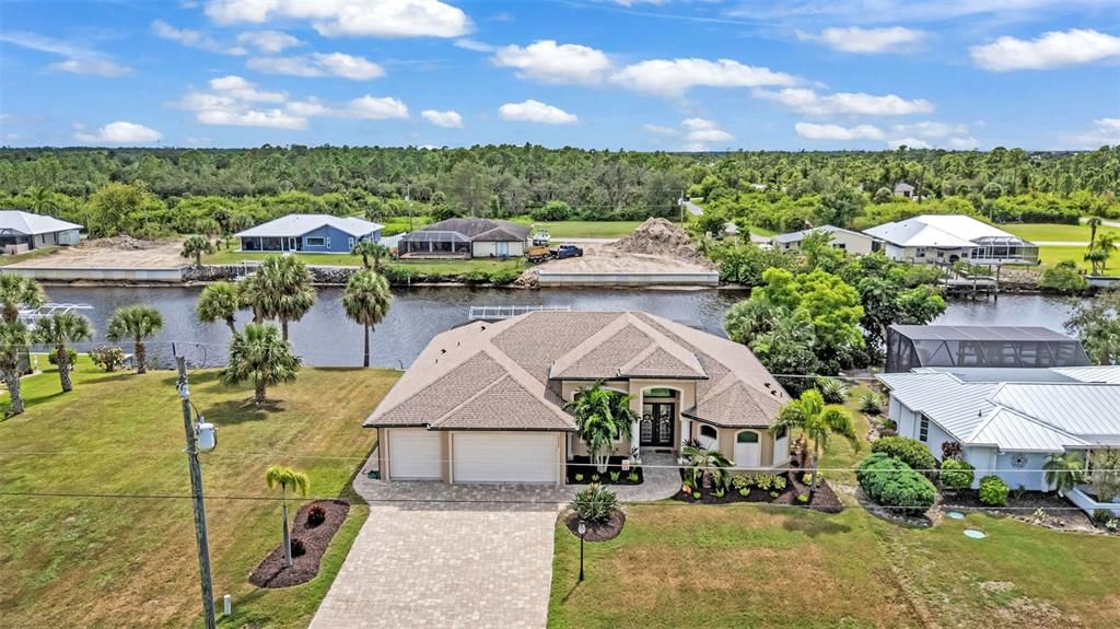 Activo con contrato: $749,900 (3 camas, 2 baños, 2182 Pies cuadrados)