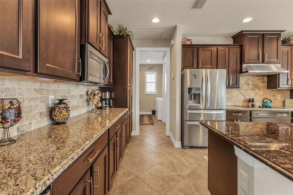 Activo con contrato: $749,900 (3 camas, 2 baños, 2182 Pies cuadrados)