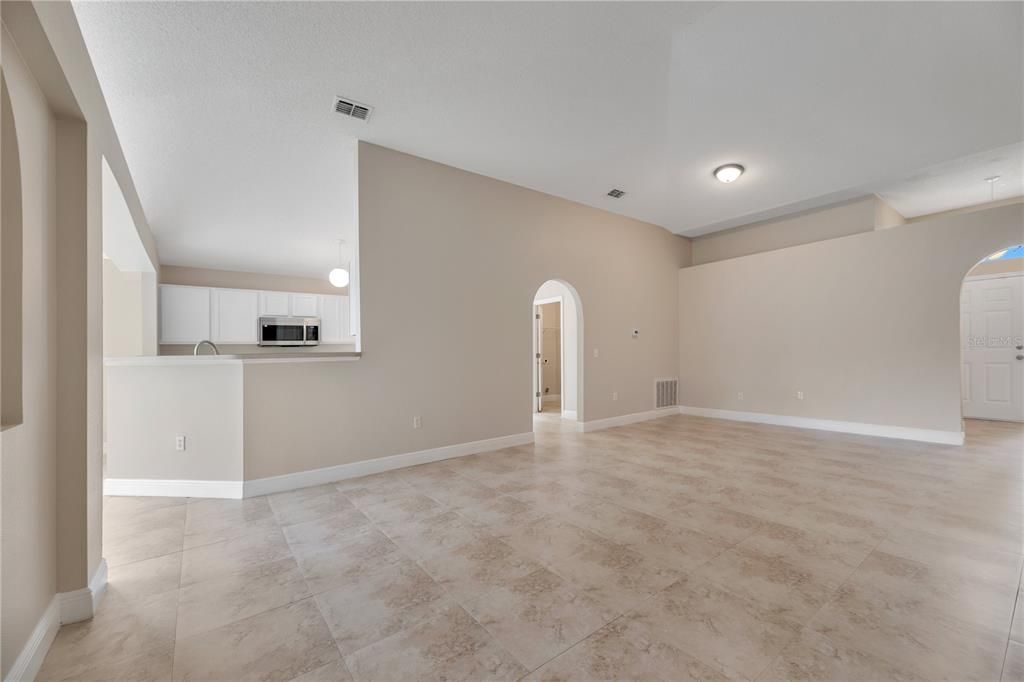 For Sale: $315,000 (3 beds, 2 baths, 1874 Square Feet)