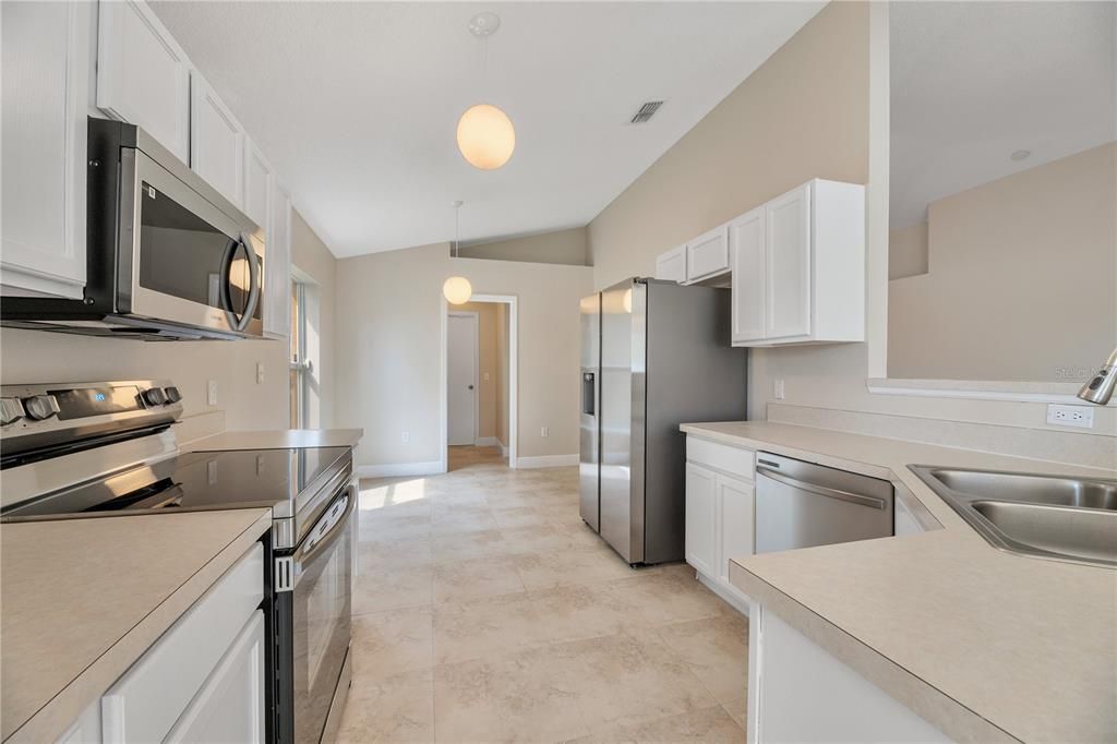 For Sale: $315,000 (3 beds, 2 baths, 1874 Square Feet)