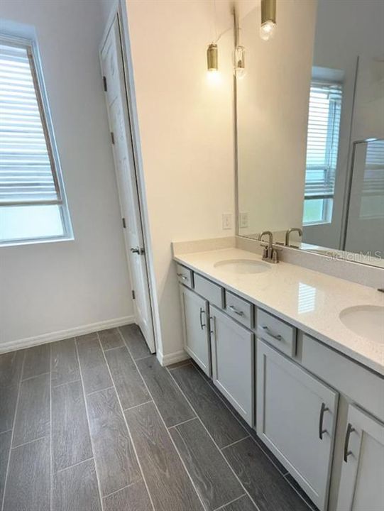 В аренду: $2,850 (4 спален, 2 ванн, 2090 Квадратных фут)