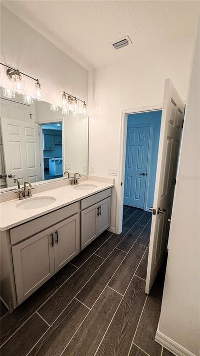 В аренду: $2,850 (4 спален, 2 ванн, 2090 Квадратных фут)