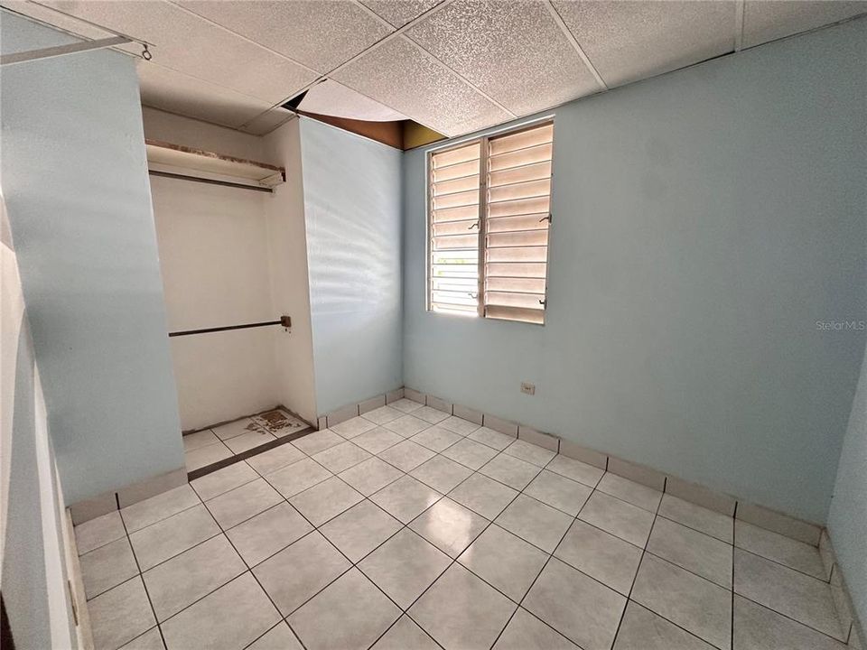 Под контрактом: $250,000 (8 спален, 0 ванн, 3000 Квадратных фут)