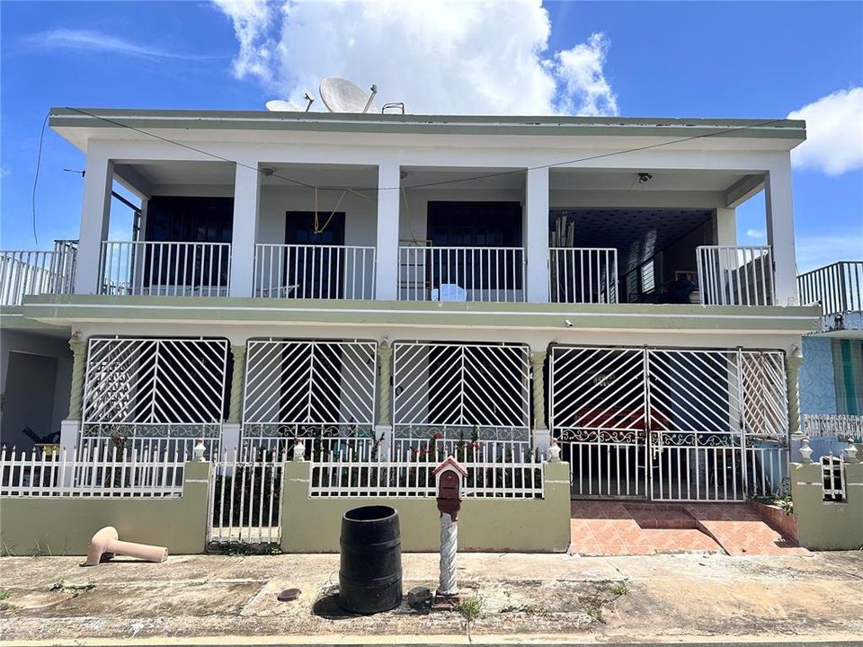 Под контрактом: $250,000 (8 спален, 0 ванн, 3000 Квадратных фут)