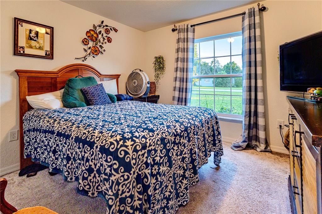 待售: $325,000 (3 贝兹, 2 浴室, 1868 平方英尺)