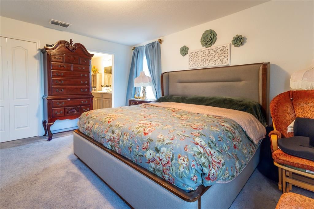 待售: $325,000 (3 贝兹, 2 浴室, 1868 平方英尺)