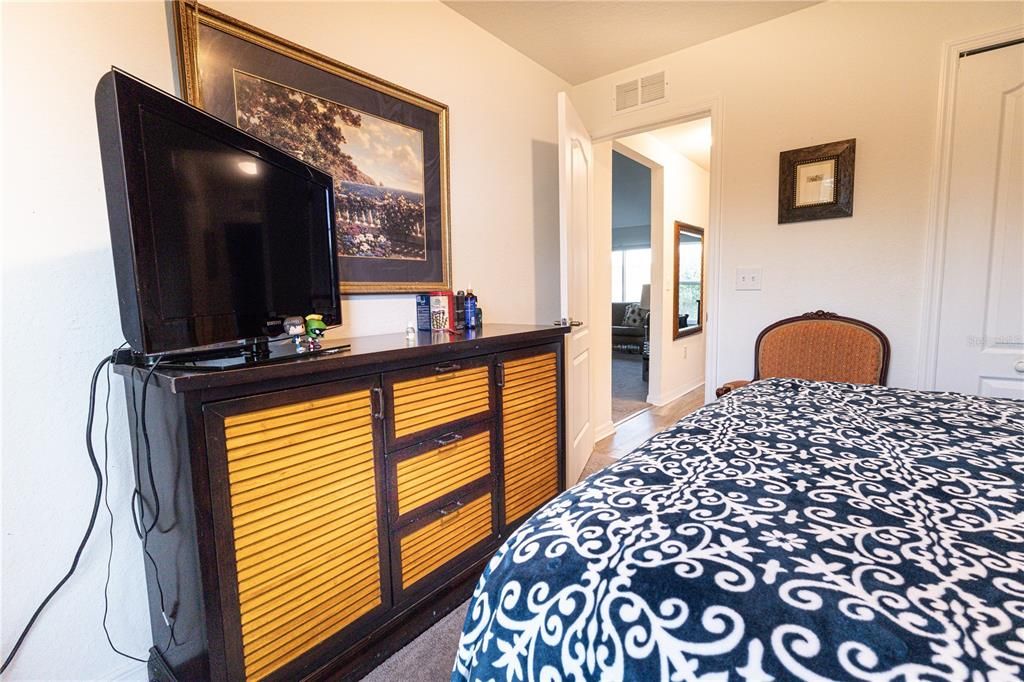 待售: $325,000 (3 贝兹, 2 浴室, 1868 平方英尺)