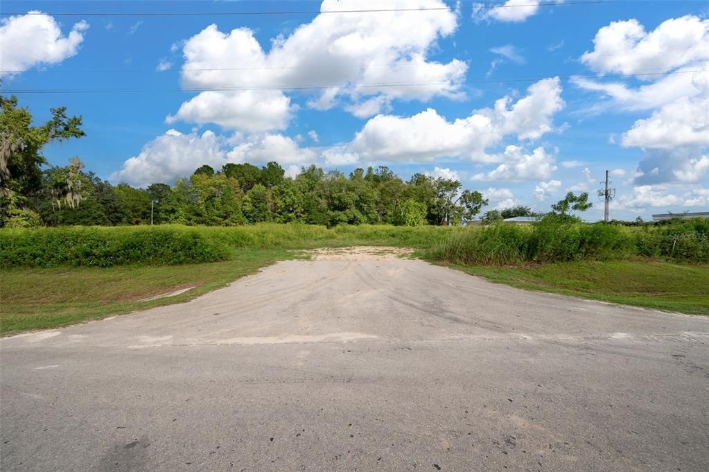 На продажу: $225,000 (1.73 acres)