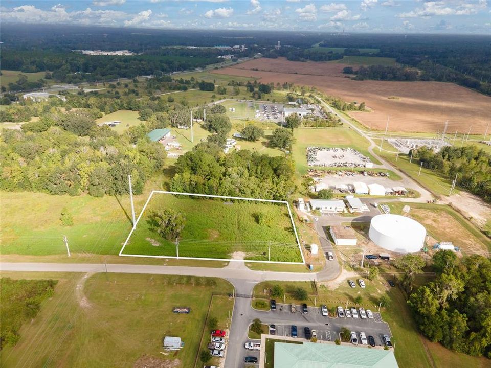 На продажу: $225,000 (1.73 acres)