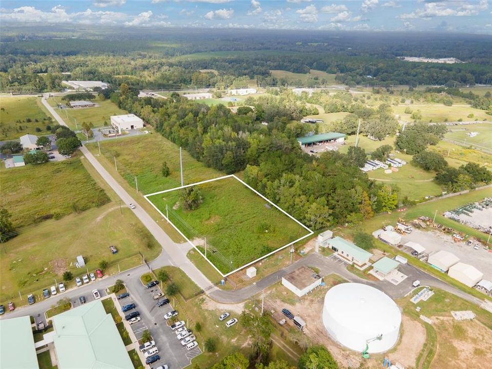 На продажу: $225,000 (1.73 acres)