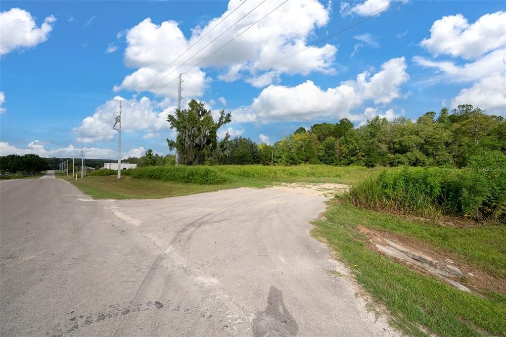 На продажу: $225,000 (1.73 acres)