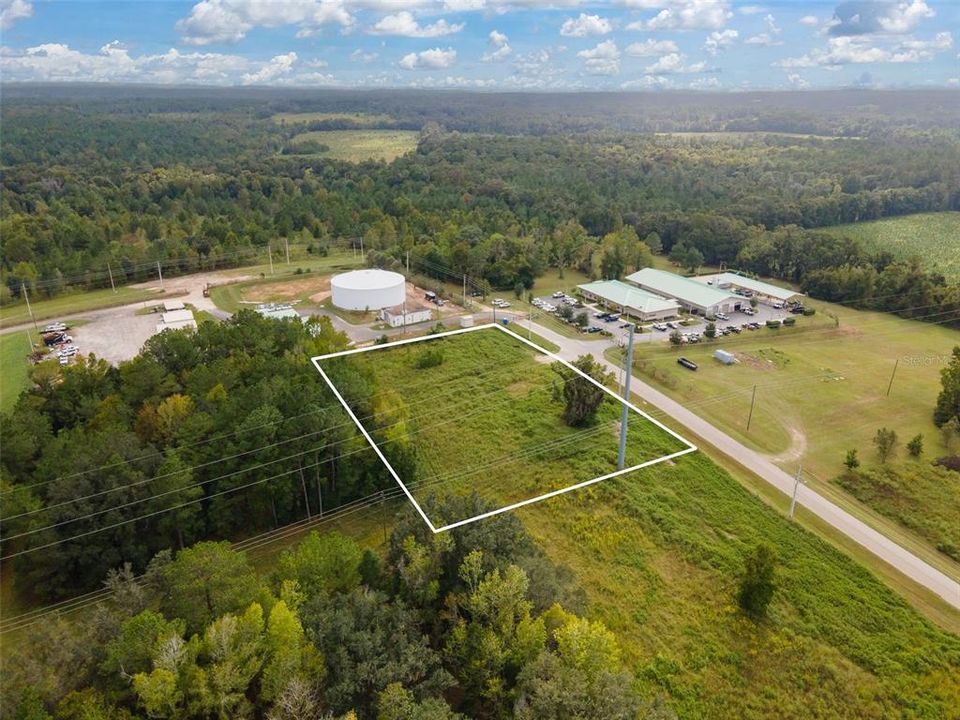 На продажу: $225,000 (1.73 acres)