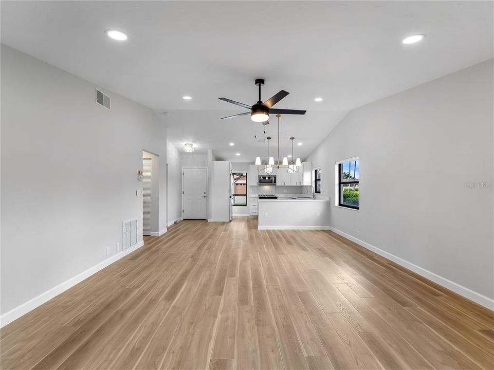 待售: $299,000 (2 贝兹, 2 浴室, 1257 平方英尺)