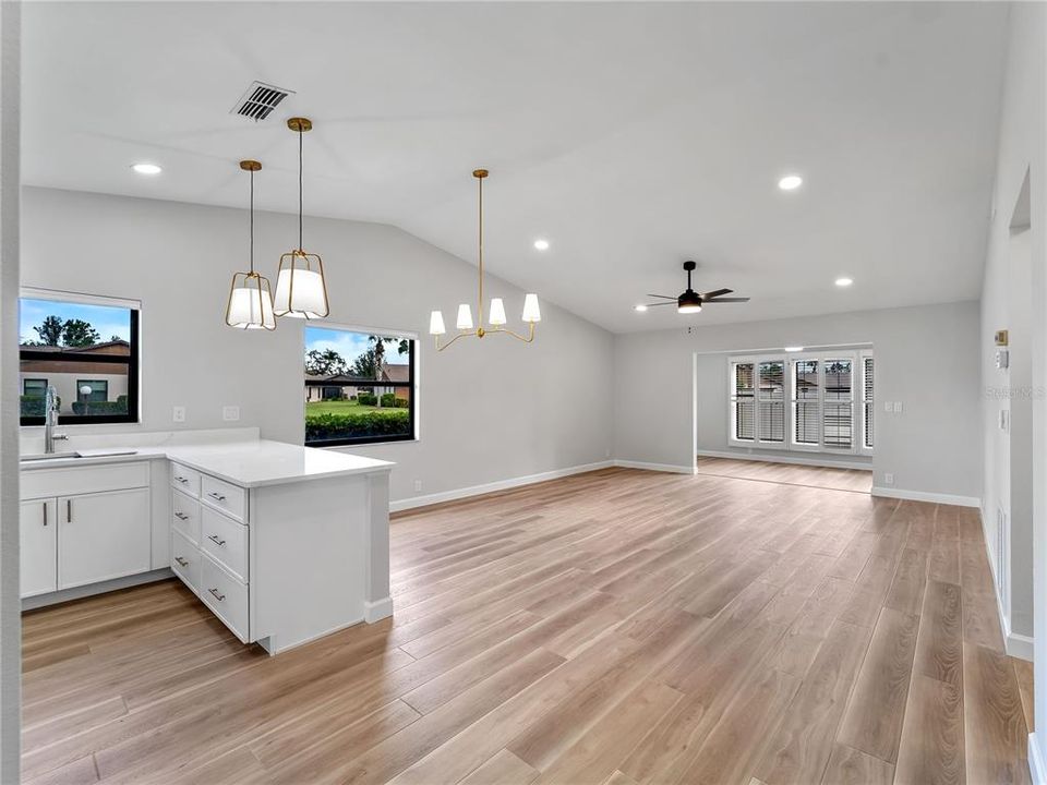 待售: $299,000 (2 贝兹, 2 浴室, 1257 平方英尺)