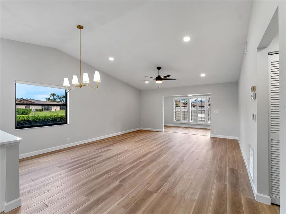 待售: $299,000 (2 贝兹, 2 浴室, 1257 平方英尺)