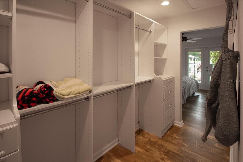 For Rent: $3,300 (2 beds, 1 baths, 1350 Square Feet)