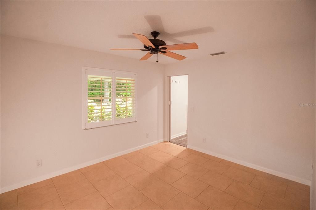 For Rent: $3,300 (2 beds, 1 baths, 1350 Square Feet)