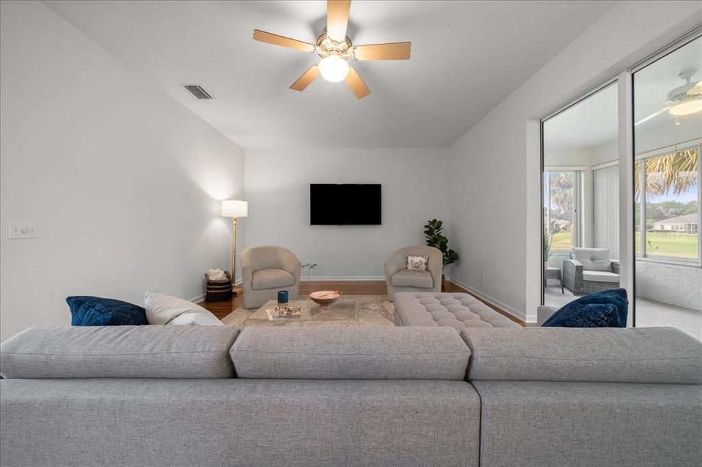 В аренду: $4,000 (3 спален, 2 ванн, 1692 Квадратных фут)