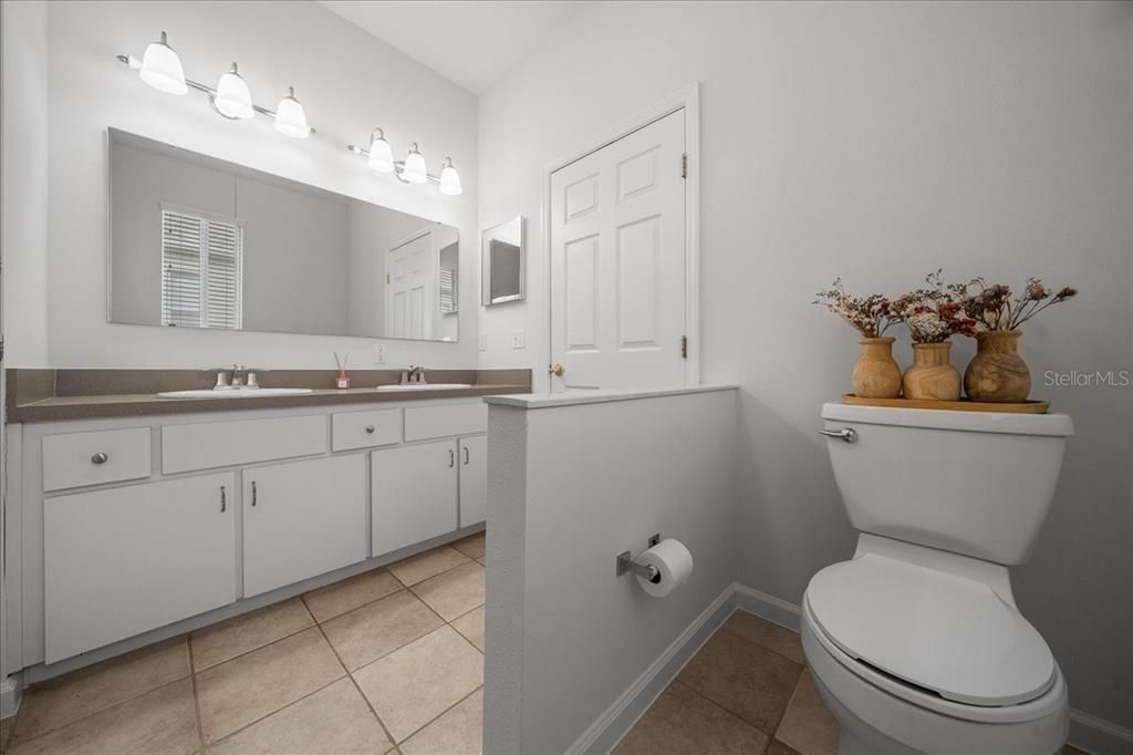 В аренду: $4,000 (3 спален, 2 ванн, 1692 Квадратных фут)