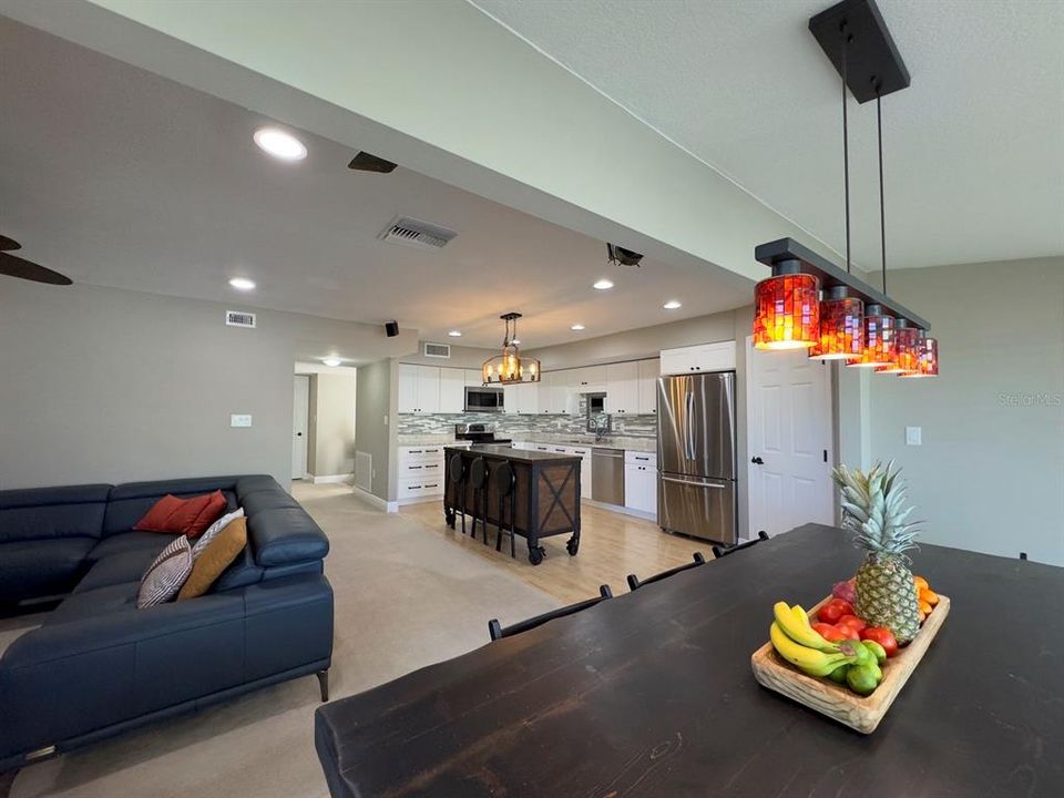 En Venta: $167,900 (2 camas, 2 baños, 1072 Pies cuadrados)