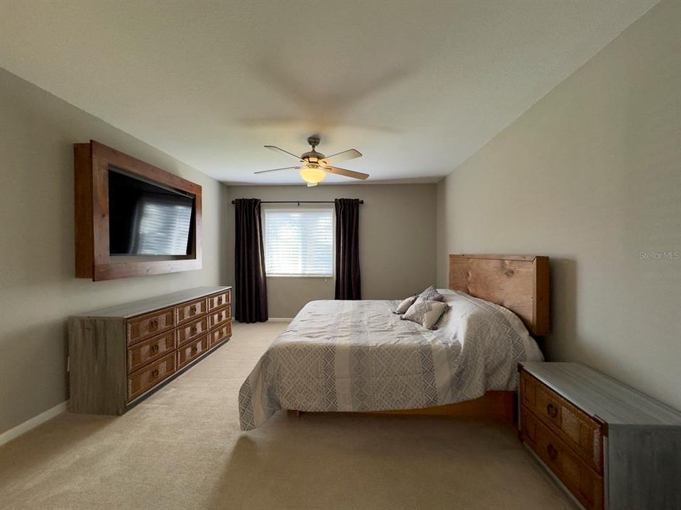 En Venta: $167,900 (2 camas, 2 baños, 1072 Pies cuadrados)