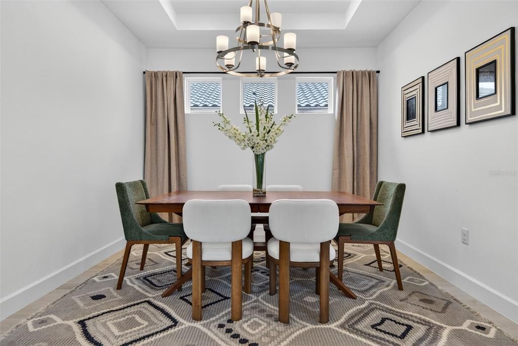 En Venta: $695,000 (3 camas, 2 baños, 1926 Pies cuadrados)