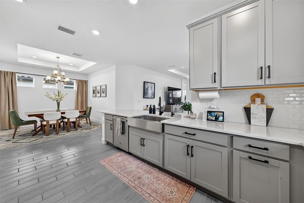 En Venta: $695,000 (3 camas, 2 baños, 1926 Pies cuadrados)