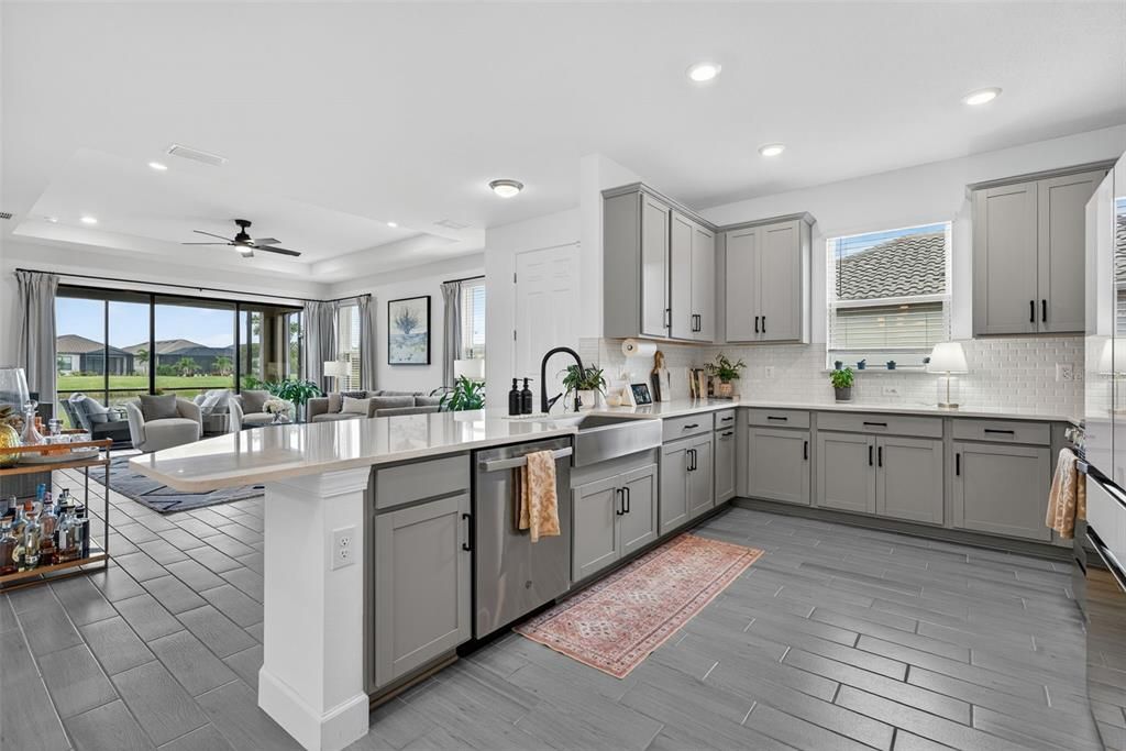 En Venta: $695,000 (3 camas, 2 baños, 1926 Pies cuadrados)