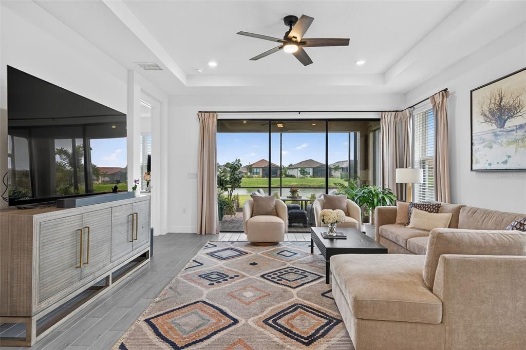 En Venta: $695,000 (3 camas, 2 baños, 1926 Pies cuadrados)