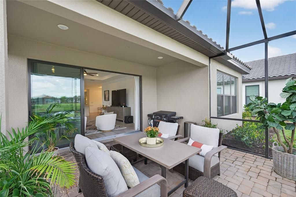 En Venta: $695,000 (3 camas, 2 baños, 1926 Pies cuadrados)