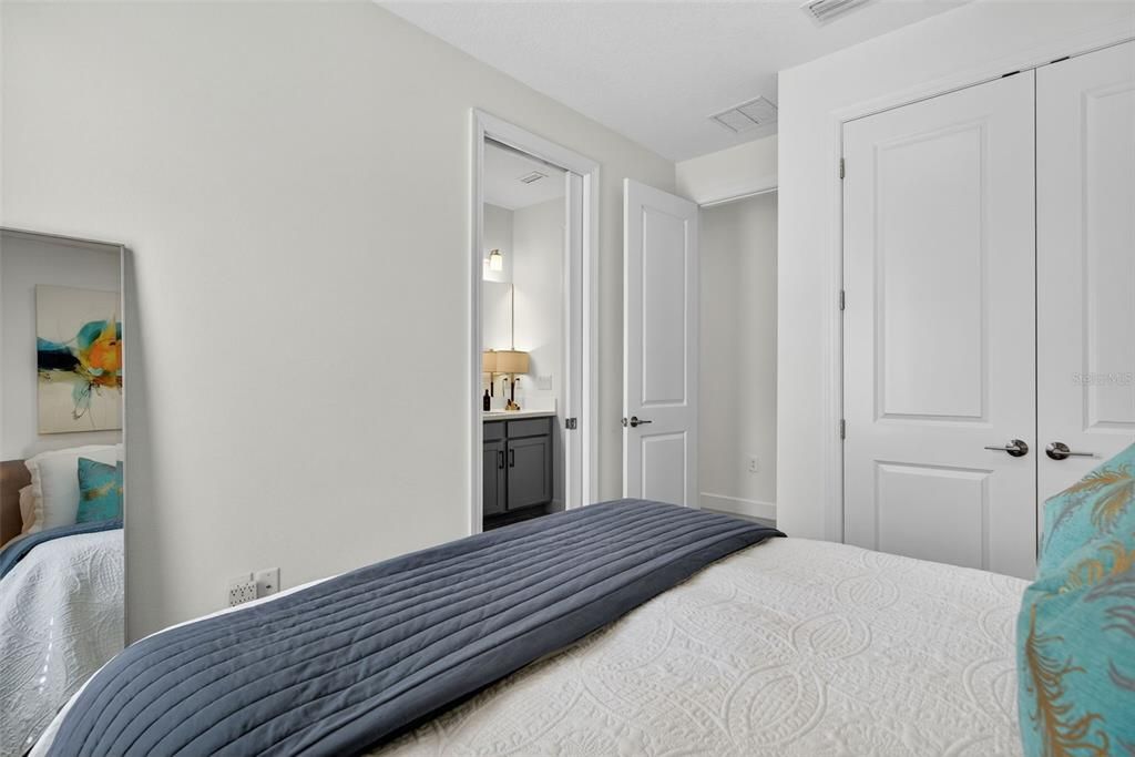 En Venta: $695,000 (3 camas, 2 baños, 1926 Pies cuadrados)