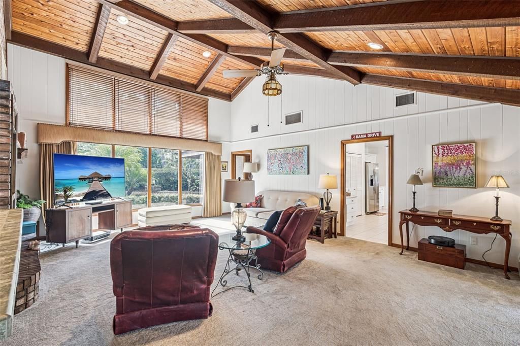 Active With Contract: $899,000 (4 beds, 3 baths, 3024 Square Feet)