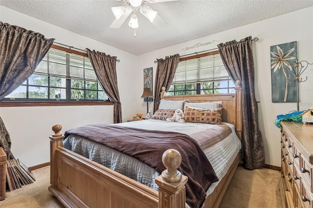 Active With Contract: $899,000 (4 beds, 3 baths, 3024 Square Feet)