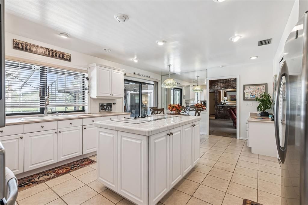 Active With Contract: $899,000 (4 beds, 3 baths, 3024 Square Feet)