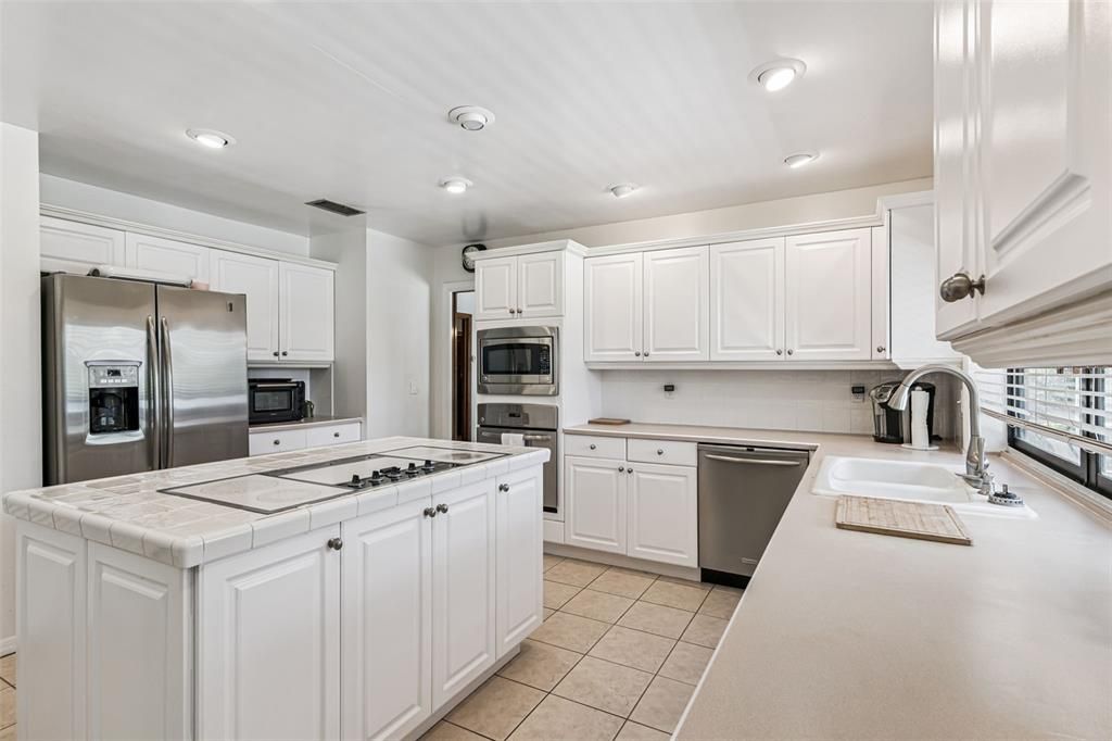 Active With Contract: $899,000 (4 beds, 3 baths, 3024 Square Feet)