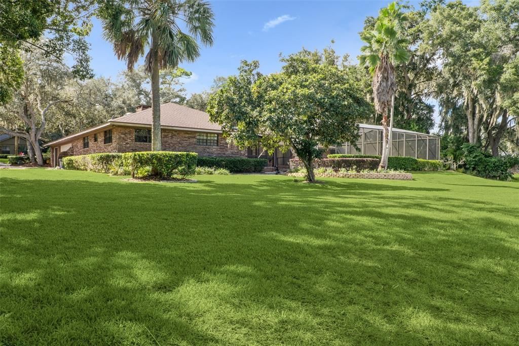 Active With Contract: $899,000 (4 beds, 3 baths, 3024 Square Feet)