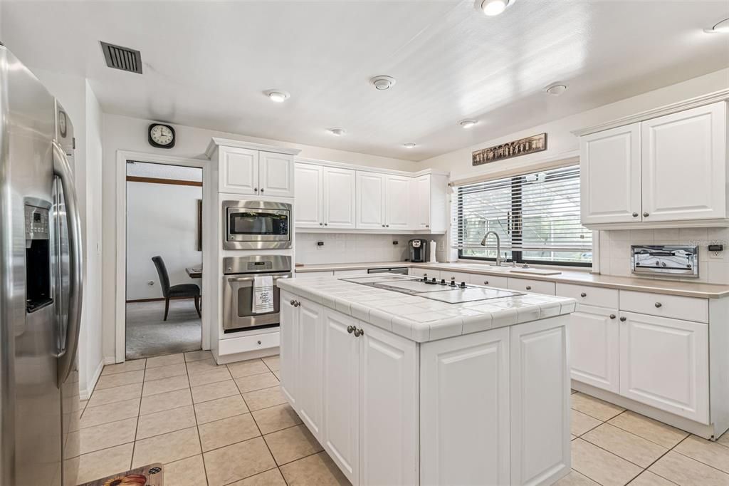 Active With Contract: $899,000 (4 beds, 3 baths, 3024 Square Feet)