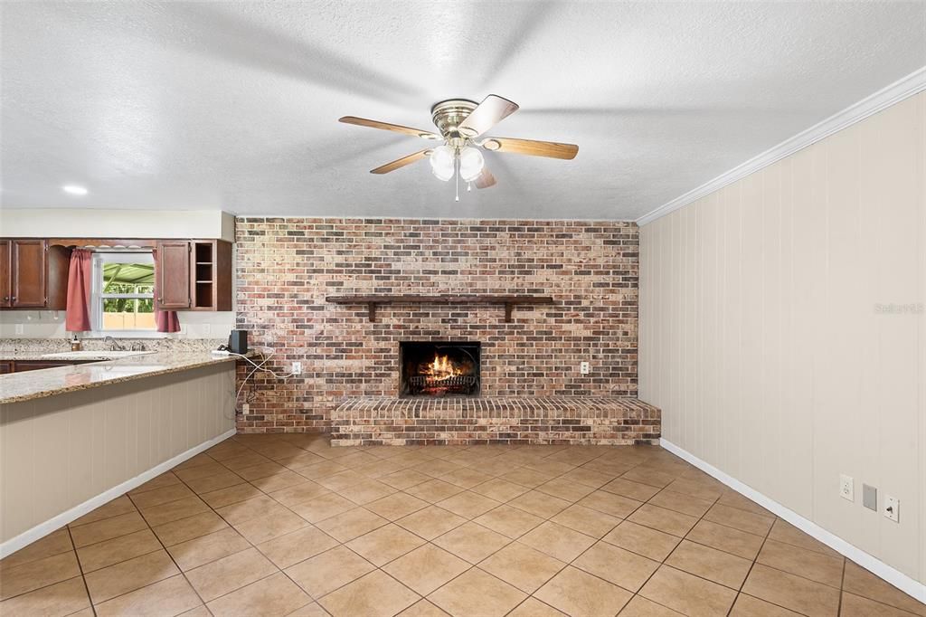 En Venta: $449,000 (3 camas, 2 baños, 1500 Pies cuadrados)