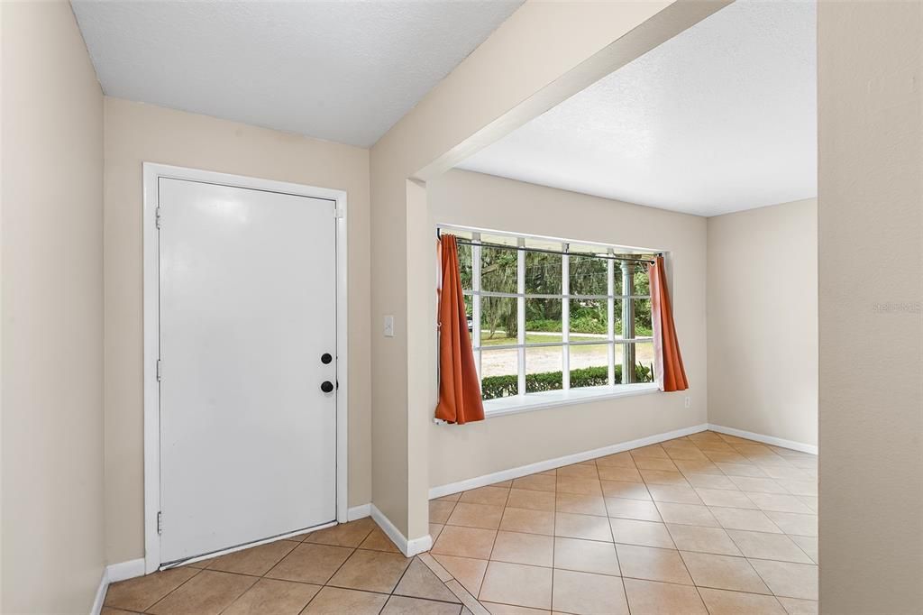 En Venta: $449,000 (3 camas, 2 baños, 1500 Pies cuadrados)