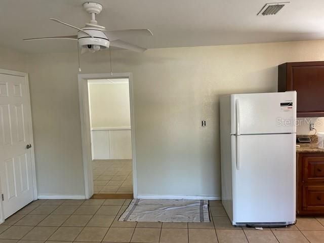 For Rent: $1,925 (3 beds, 1 baths, 1214 Square Feet)